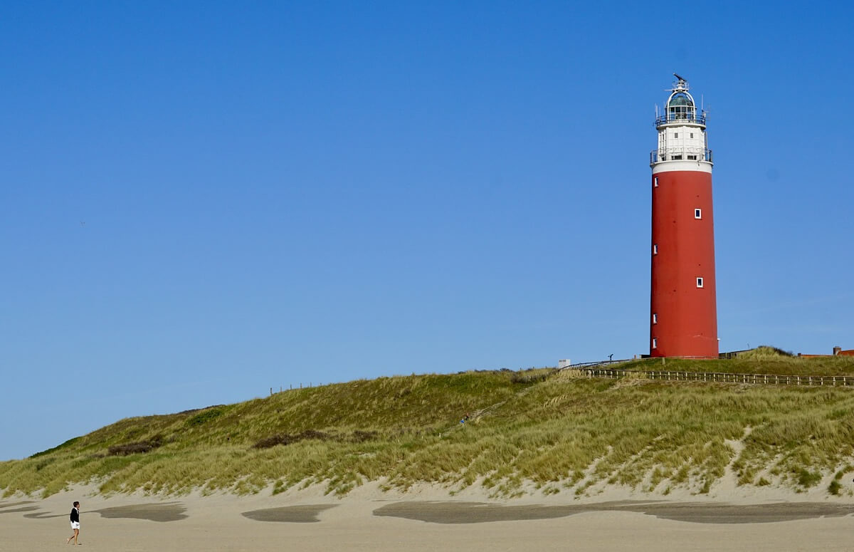 Leuchtturm am Strand von Texel